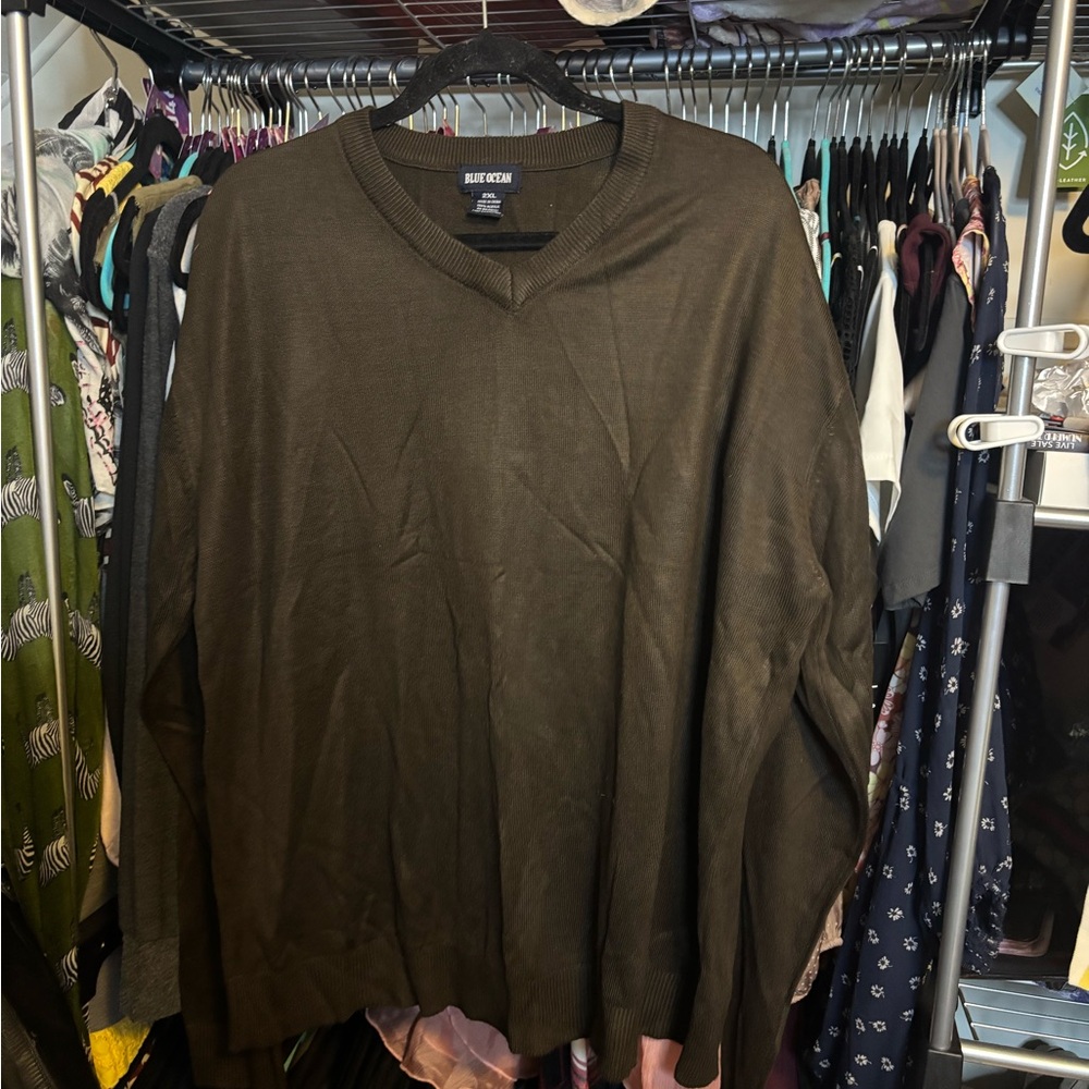Green V-Neck Sweater with Ribbed Details